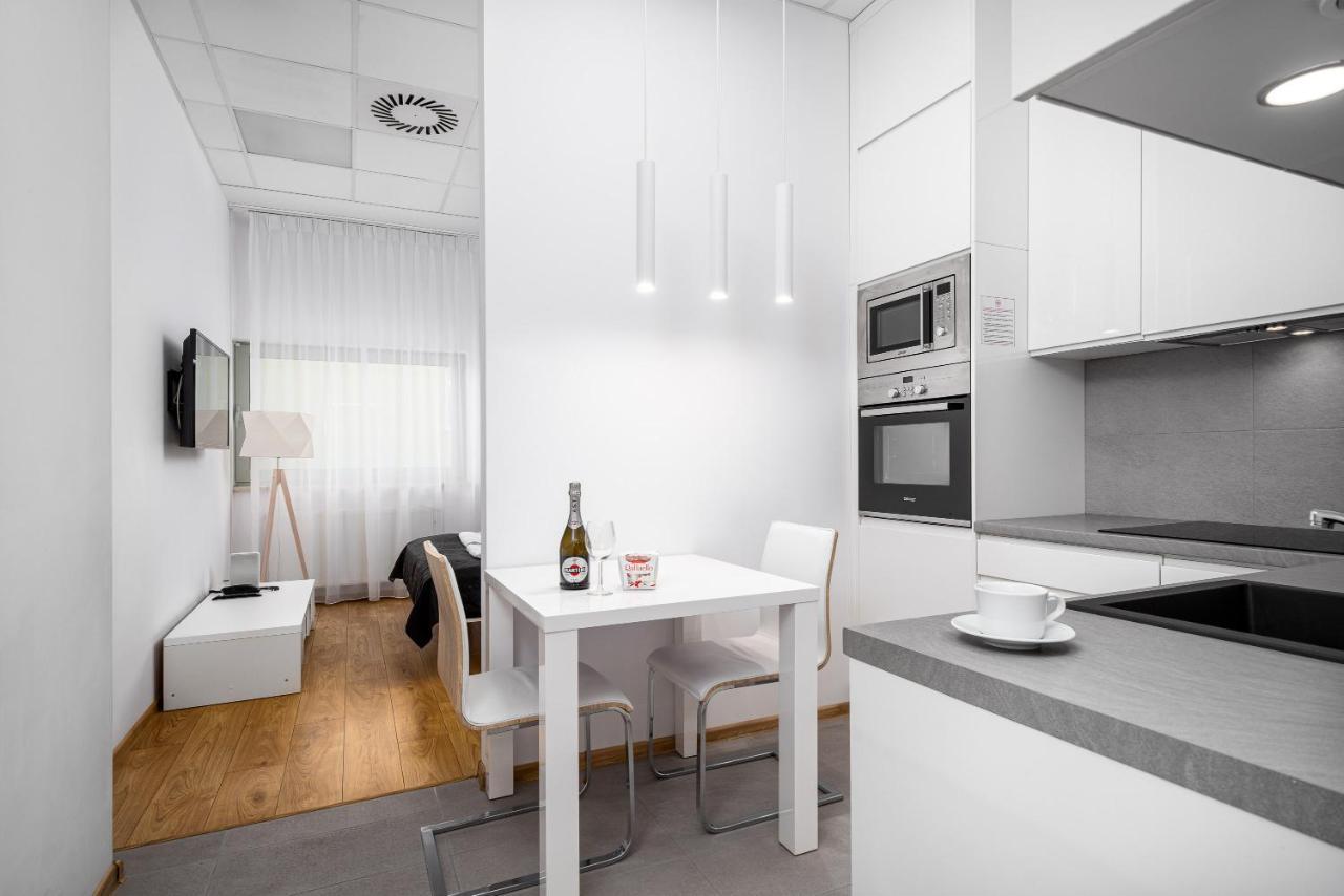 Varsovla Apartments Warsaw Exterior photo